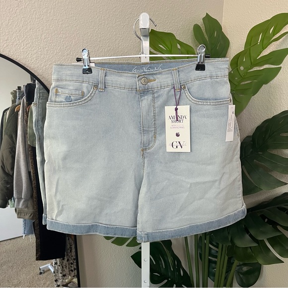 ✨ Gloria Vanderbilt Tidepool Stripe Amanda Shorts Sz 10 | Tummy Slimming Shorts - Picture 1 of 11